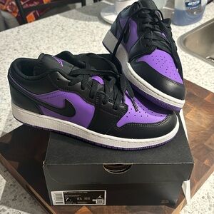 NWT Air Jordan 1 Low Purple Venom/Black